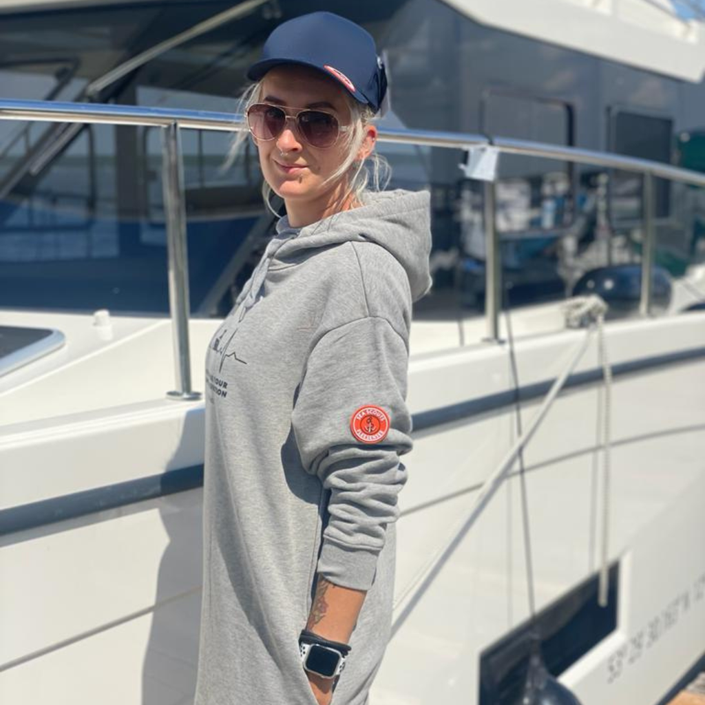 SeaScouts Fleesensee Damen-Hoodie Harbor Warriors Grau – Produktansicht 3
