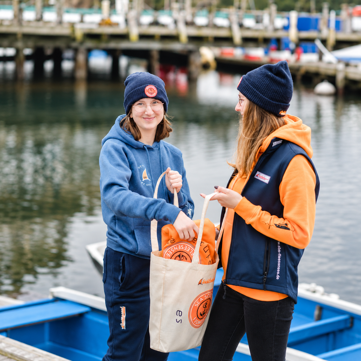 SEA SCOUTS Damen-Hoodie Jeansblau – Fleesensee Edition
