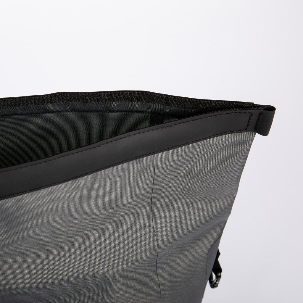 JOBE Tagesrucksack Grau – Seitenansicht