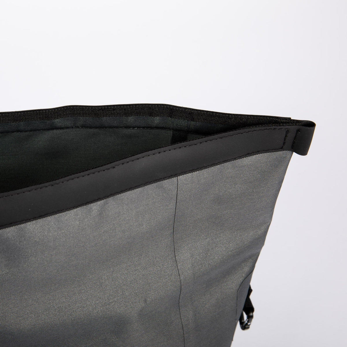 JOBE Tagesrucksack Grau – Seitenansicht